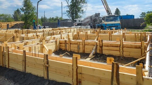 Ленточный фундамент для дома в Горках